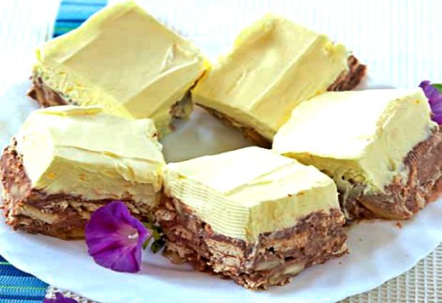kolac sa keksom i bananama kolac sa keksom i bananama