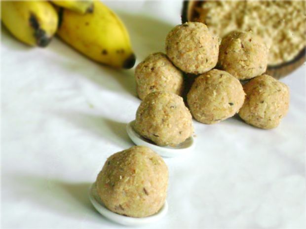 kuglice sa bananama i suvim grozdjem kuglice sa bananama i suvim grozdjem