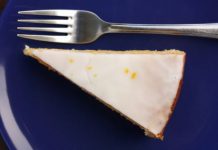 rum torta sa suvim grozdjem