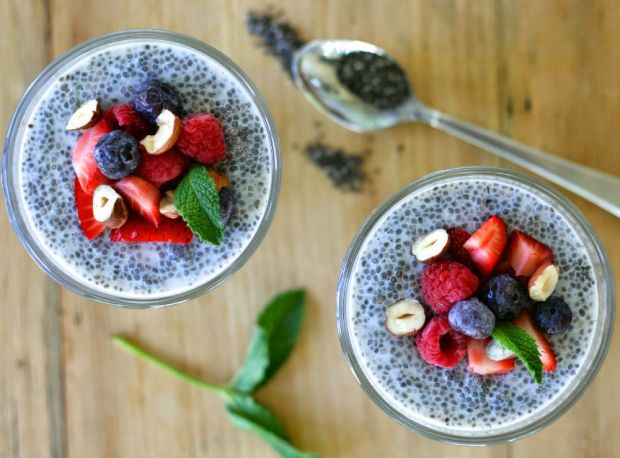 chia puding sa sumskim vocem chia puding sa sumskim vocem