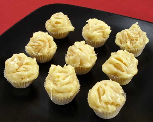 praline od marcipana i bele cokolade praline od marcipana i bele cokolade