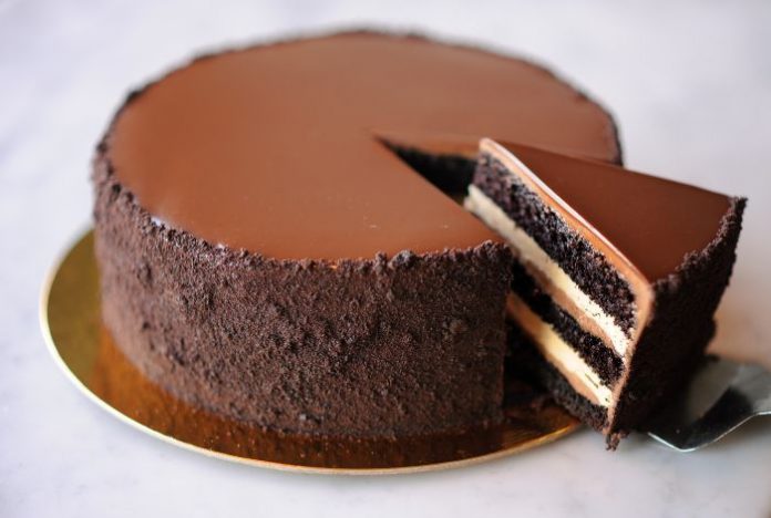 Cokoladna torta sa dvostrukim filom