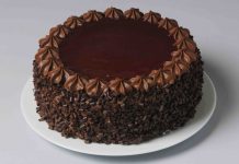 cokoladna torta sa malinama