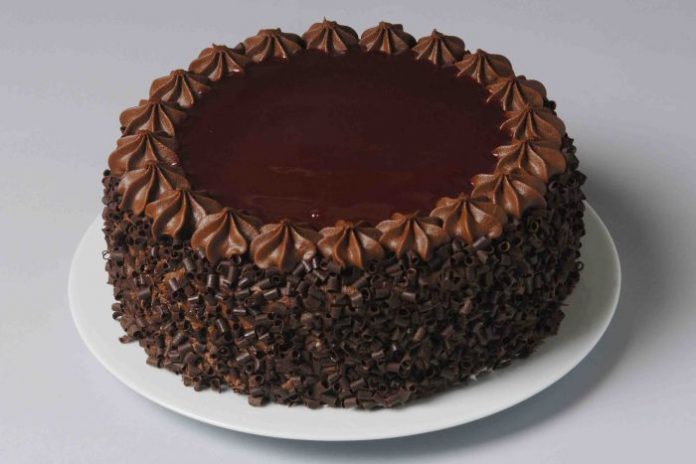 cokoladna torta sa malinama