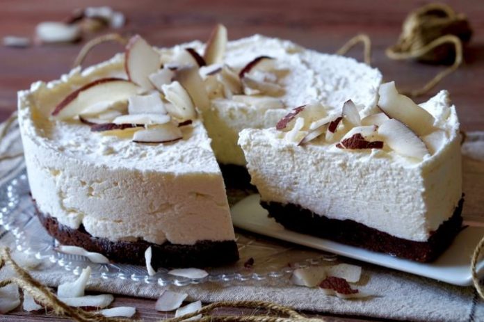 Kokos torta sa kakaom Kokos torta sa kakaom