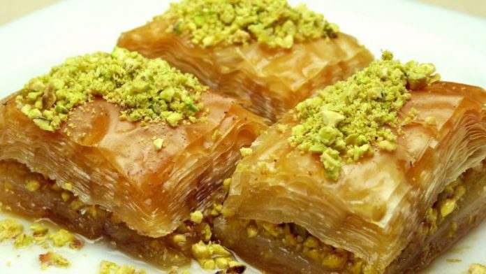 Slagana baklava sa pistaćima